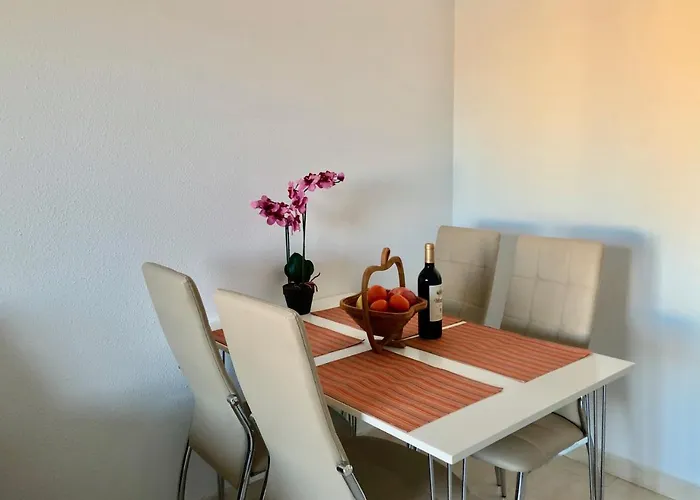 Clubrent - Apolo 17 * Κάλπε